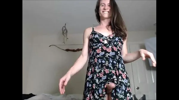 Frisk Shemale in a Floral Dress Showing You Her Pretty Cock drev Tube