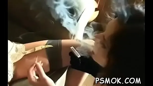 Färsk Smoking scene with busty honey drive Tube