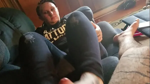 Friss First time footjob meghajtócső