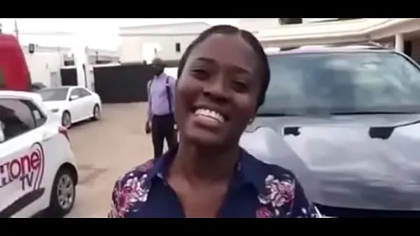 Fella Makafui shows off private parts Tiub pemacu baharu