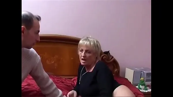 Fresh Two mature Italian sluts share the young nephew's cock drive Tube