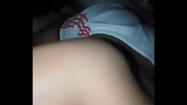 Tubo de unidad Joven gay rodando delicioso nuevo