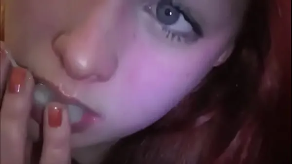 신선한 Married redhead playing with cum in her mouth 드라이브 튜브