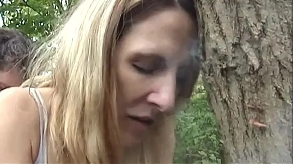 Fresh MILF Smoker Fucks Stranger on Public Trail drive Tube