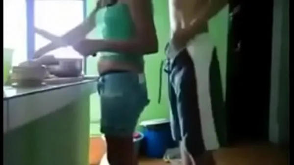 Yeni Marido sai e a mulher dar pro amigo dele na cozinha Drive Tube