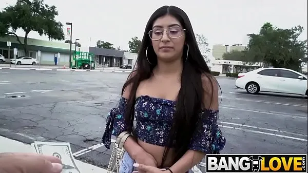 Yeni Binky Beaz Gets Fucked For Fake Cash Drive Tube