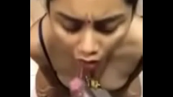 Fersk Indian hot bhabhi giving blowjob stasjonsrør