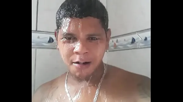 Frisches cumming in the showerDrive Tube