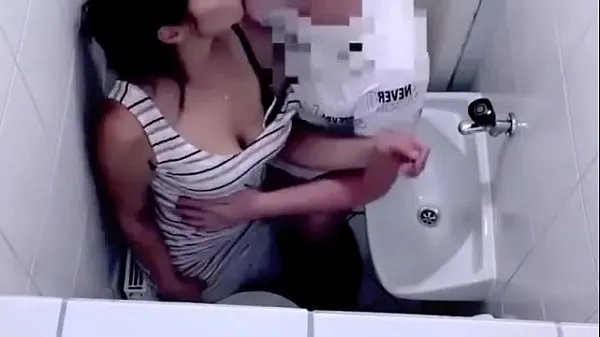 Tubo de unidad Comiendo a la cuñada en el baño mientras su esposa iba al supermercado nuevo