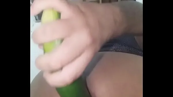 Tabung Enfiando o pepino no cuzinho drive baru