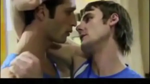 Čerstvá trubica pohonu Deniz and Roman Gay Kiss Scene From 2006 German TV Series Alles was zählt