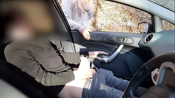 Čerstvé Public cock flashing - Guy jerking off in car in park was caught by a runner girl who helped him cum Drive Tube