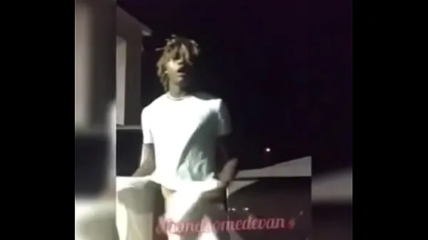 Fresh Handsomedevan flashes his Dick to everyone in the parking lot drive Tube