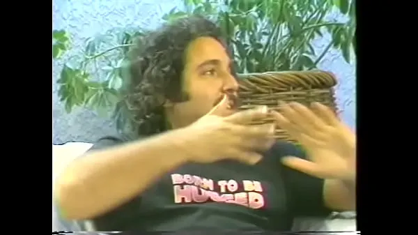 Tubo de transmissão A beldade peituda do Havaí pega o arado de Ron Jeremy em seu arrebatamento peludo novo