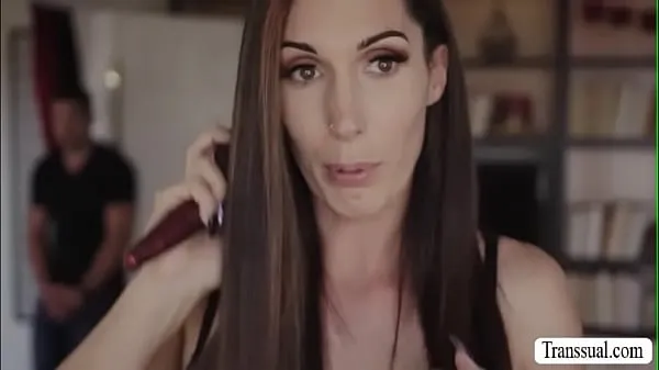 تازہ Stepson bangs the ass of her trans stepmom ڈرائیو ٹیوب
