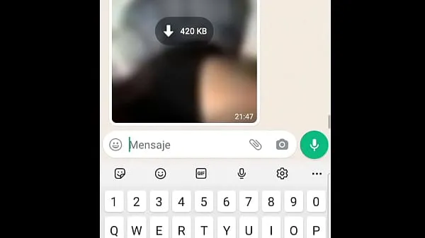 Nouveau tube de lecteur Nouveau chat Tinder Girl sur le flux en ligne