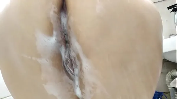 สด Charming mature Russian cocksucker takes a shower and her husband's sperm on her boobs ไดรฟ์ Tube