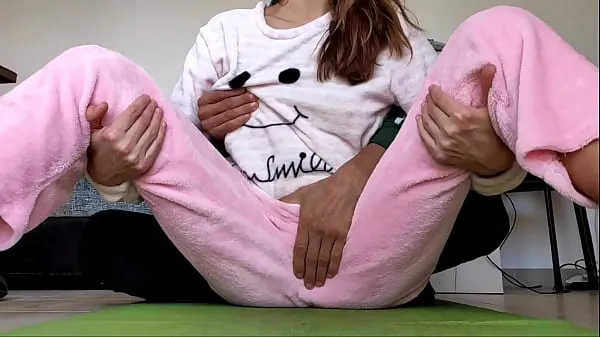 Świeża asian amateur teen play hard rough petting small boobs in pajamas fetish rura napędowa