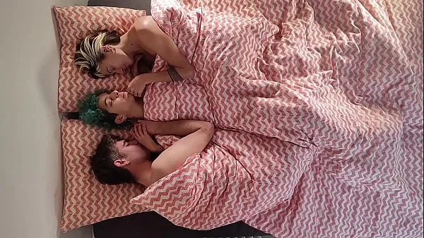 Frisk Horny in the morning - Friends have a beatiful threesome (FULL VIDEO drev Tube